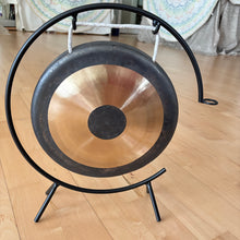 Load image into Gallery viewer, OUTLET - 10inch Chau Gong + FREE C-Stand and Mallet