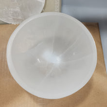 Load image into Gallery viewer, Natural Selenite Bowl Stone Charging Crystal Dish