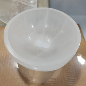 Natural Selenite Bowl Stone Charging Crystal Dish