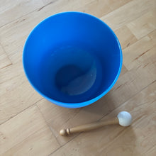 Load image into Gallery viewer, Outlet -  8 inch Blue Quartz Crystal Singing Bowl, Mallet and O-ring