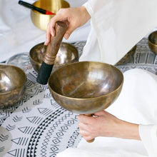 Load image into Gallery viewer, Nepal Small Handmade Bronze Handled Tibetan Singing Bowl+ FREE Mallet