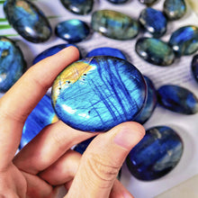 Load image into Gallery viewer, 1pc Labradorite Palm Stone