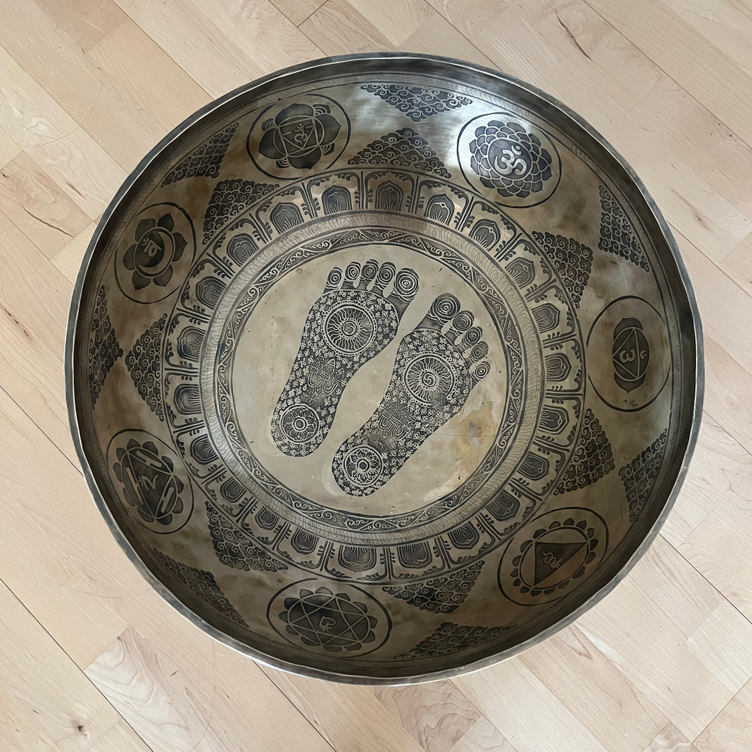 18 inch Standing Foot Tibetan Singing Bowl with FREE Bag, Cushion and Mallet